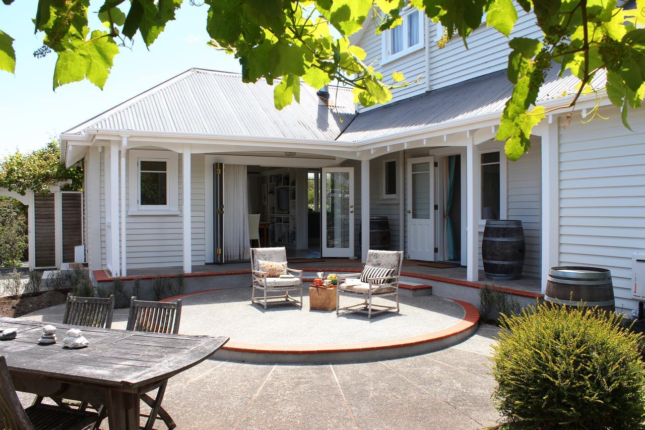 Browns Boutique Bed And Breakfast Whanganui Exterior foto
