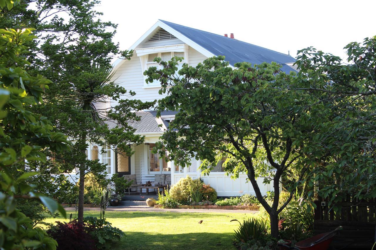 Browns Boutique Bed And Breakfast Whanganui Exterior foto