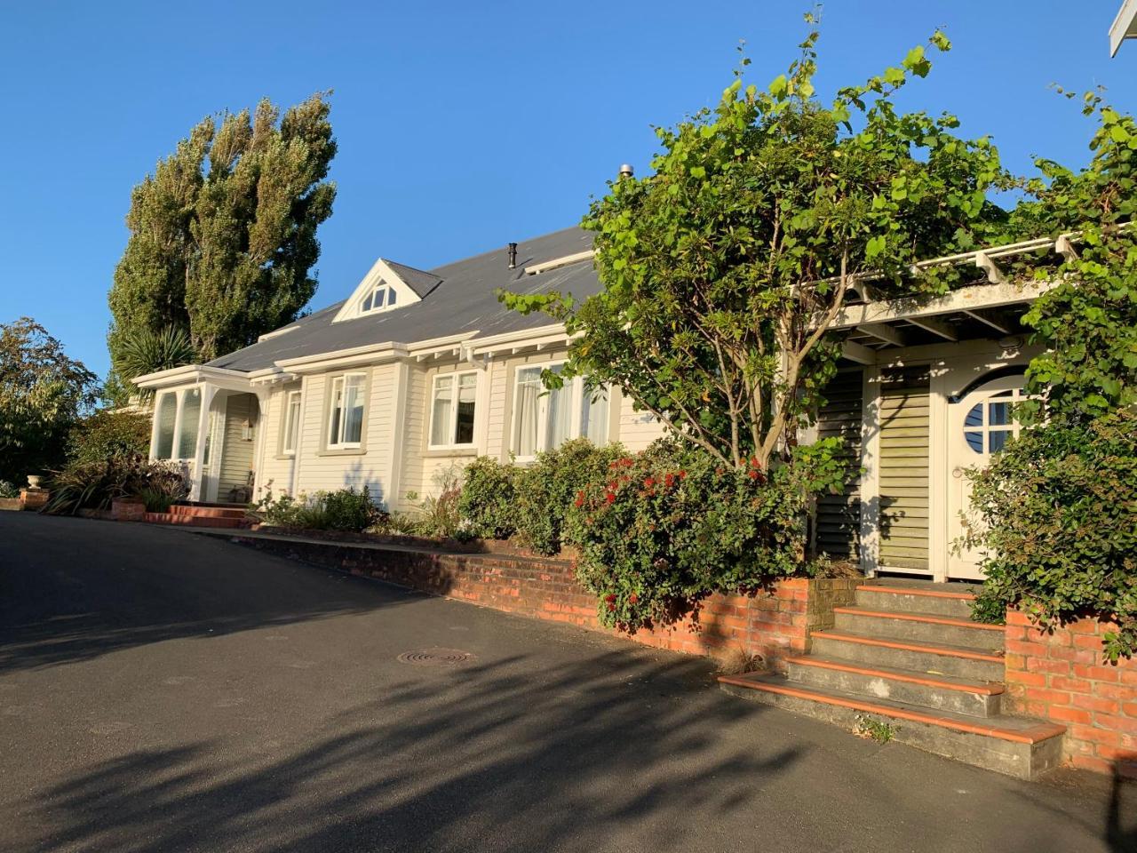 Browns Boutique Bed And Breakfast Whanganui Exterior foto