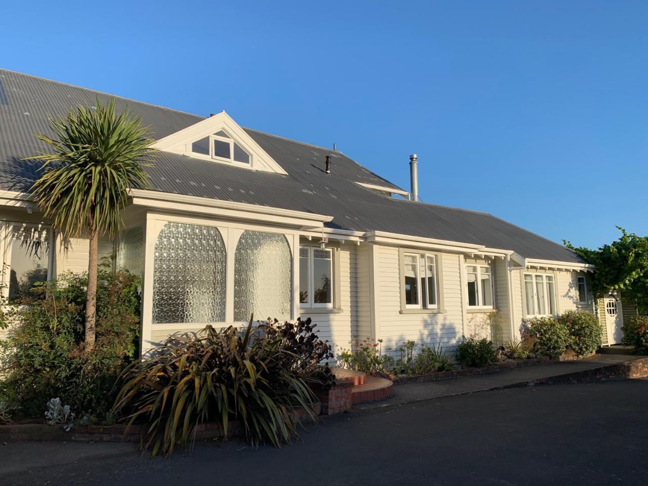 Browns Boutique Bed And Breakfast Whanganui Exterior foto